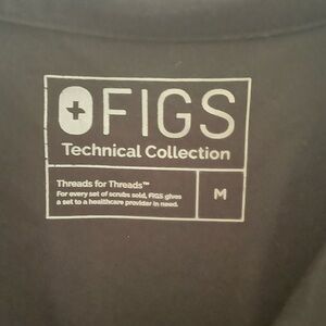 FIGS black scrub shirt